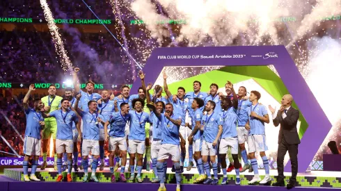 Time do Manchester City, comemorando título. (Foto de Francois Nel/Getty Images)