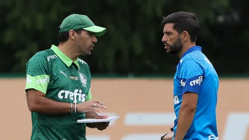 Abel Ferreira, técnico do Palmeiras, testa Jhon Jhon de volante – Foto: Cesar Greco/Palmeiras 
