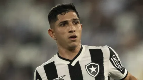 Savarino, jogador do Botafogo, durante partida contra o Vitoria no estadio Engenhao pela Copa Do Brasil 

