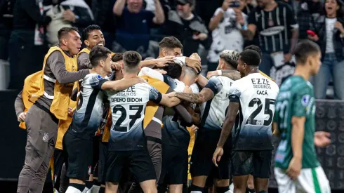 Garro e Coronado fizeram diferença em vitória do Corinthians. Foto: Leonardo Lima/AGIF
