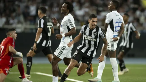  Botafogo tem decisão na Libertadores contra o Junior. Imagem de Hugo comemorando o gol no confronto do jogo de ida no Nilton Santos Foto: Jorge Rodrigues/AGIF
