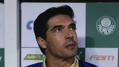 Abel Ferreira durante partida contra o Santos. Meia do Verdao é alvo da Europa.
