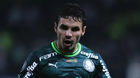 Raphael Veiga caiu muito de rendimento no Palmeiras.
