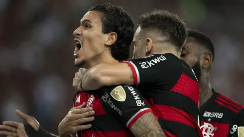 Jogadores do Flamengo comemorando gol contra o Millonarios na Libertadores da América
