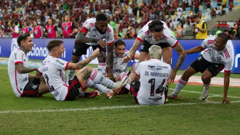 Jogadores do Flamengo comemora gol durante partida contra o Vasco no Maracana. Foto: Thiago Vasconcelos Dos Santos/AGIF