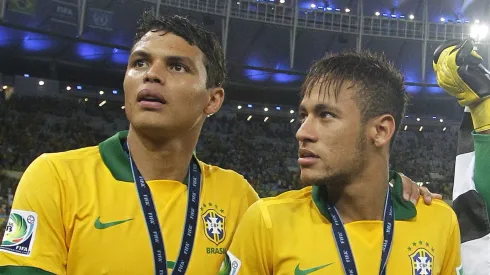 Neymar, ídolo do Santos, é elogiado por Thiago Silva.
