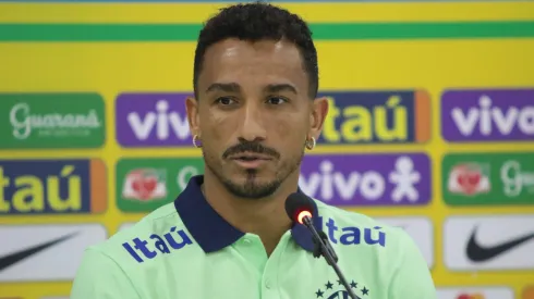 Danilo em entrevista coletiva com a Seleção Brasileira