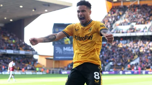 Foto: Nathan Stirk/Getty Images - João Gomes pode trocar de clube na Inglaterra