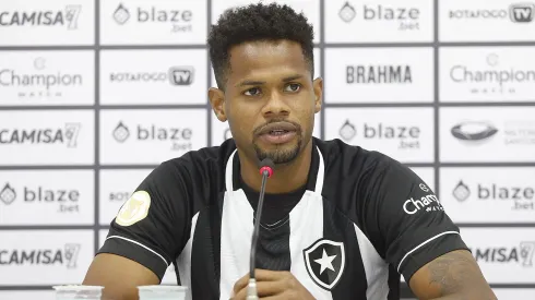 Júnior Santos tem futuro no Flamengo exposto nos bastidores