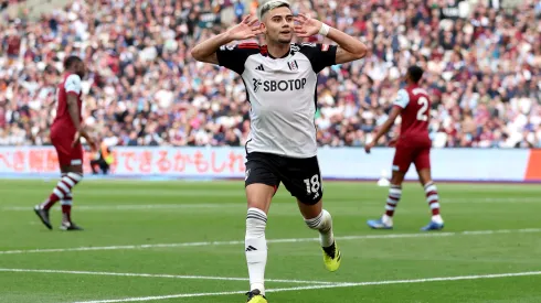 Andreas Pereira do Fulham comemorando gol. (Foto de Richard Pelham/Getty Images)
