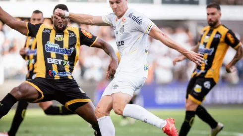 Jogador do Santos durante partida contra o Novorizontino. Foto: Abner Dourado/AGIF
