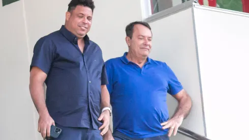 Ronaldo e Pedro Lourenço: antigo e novo dono da SAF do Cruzeiro, com políticas diferentes. 
