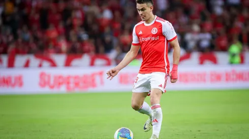 Borré marcou golaço em jogo da Colômbia neste sábado. (Foto: Maxi Franzoi/AGIF)