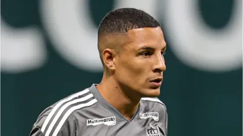 Foto: Gilson Lobo/AGIF – Guilherme Arana em jogo pela Seleção Brasileira
