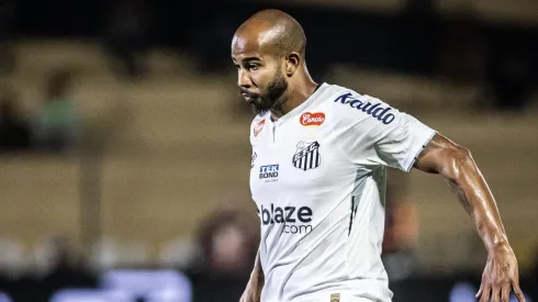 Patrick com a camisa do Santos ainda não deslanchou – Foto: Raul Baretta/ Santos FC.
