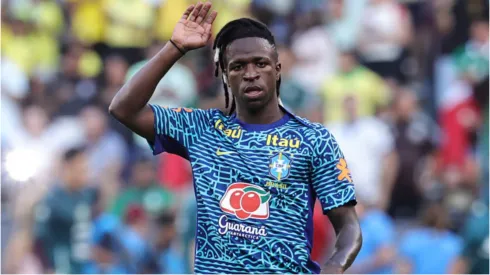 Foto: Omar Vega/Getty Images – Vini Jr. treinando com a Seleção Brasileira.

