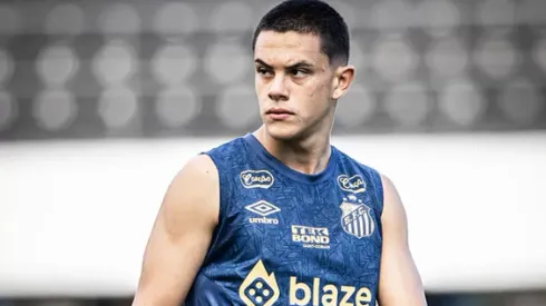 Foto: Raul Baretta/Divulgação Santos FC - JP Chermont no treino do Galo