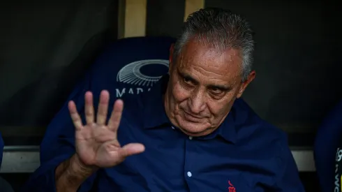 Flamengo vai com time modificado por Tite.
