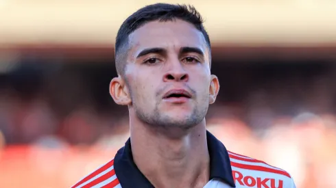 Técnico do São Paulo foi exaltado por Nestor.
