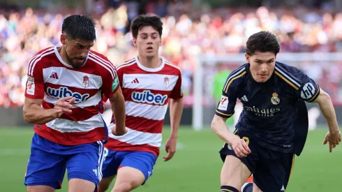 Bruno Méndez disputando a bola com jogador do Real Madrid
