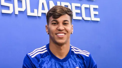 Kaio Jorge assina com o Cruzeiro. Foto: Gustavo Aleixo/Cruzeiro