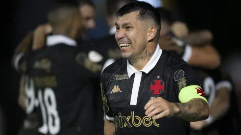 Foto: Jorge Rodrigues/AGIF – Medel pode fazer o Timão perder zagueiro 
