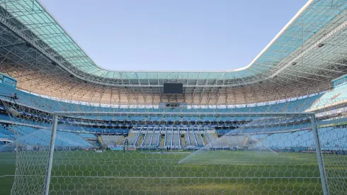 Gestora da Arena fala em trocar gramado e estrutura elétrica. 
