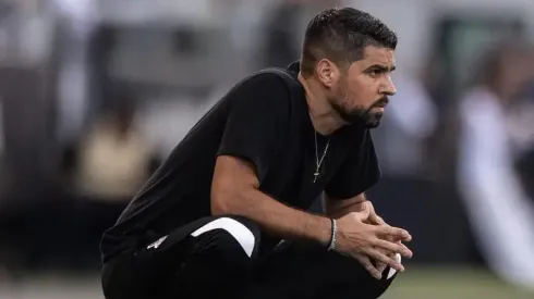Foto Reprodução/Instagram – António Oliveira, técnico do Corinthians
