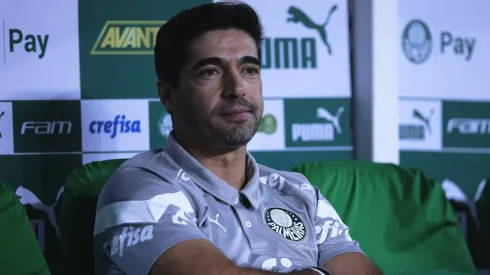 Abel Ferreira presentei Álvaro e deseje boa sorte no Vasco