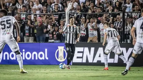 Foto: Raul Baretta/Santos FC – Santos perde por 1 a 0 para o Operário-PR nesta sexta-feira (14) pelo Brasileirão Série B 2024
