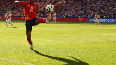 Lamine Yamal da Espanha, é o jogador mais jovem a atuar na Euro. (Foto de Julian Finney/Getty Images)
