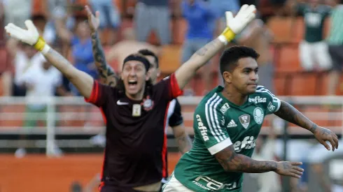 Corinthians e Palmeiras se enfrentando em 2016, com Cássio e Dudu, pelo Campeonato Paulista. Foto: Daniel Vorley/AGIF
