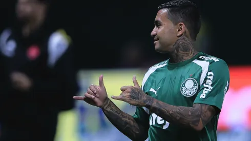 Dudu jogador do Palmeiras durante aquecimento antes da partida contra o Vasco no estadio Arena Allianz Parque pelo campeonato Brasileiro A 2024. Foto: Ettore Chiereguini/AGIF
