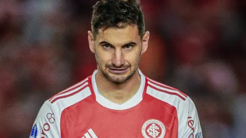 Alario virou alvo do futebol do exterior
