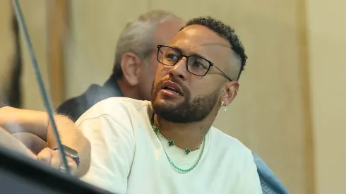 Neymar, do Al-Hilal, vai para Copa América visitar Seleção Brasileira