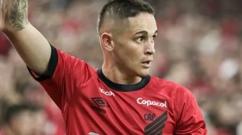 Flamengo tem intesse em Khellven, ex-Athletico 
