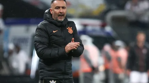 SP – Sao Paulo – 28/09/2022 – BRASILEIRO A 2022, CORINTHIANS X ATLETICO-GO – Victor Pereira tecnico do Corinthians durante partida contra o Atletico-GO no estadio Arena Corinthians pelo campeonato Brasileiro A 2022. Foto: Marcello Zambrana/AGIF
