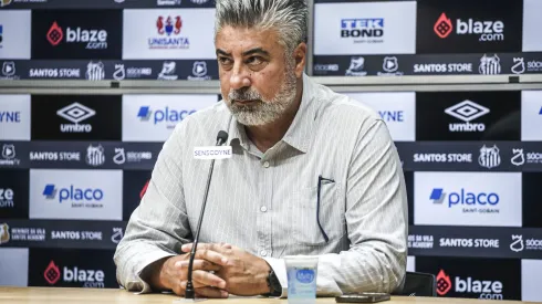 Alexandre Gallo é o homem forte do futebol do Santos - AGIF