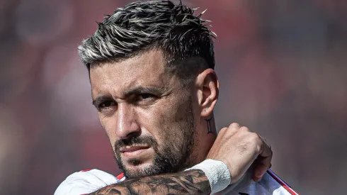 GO - GOIANIA - 14/04/2024 - BRASILEIRO A 2024, ATLETICO-GO X FLAMENGO - Arrascaeta jogador do Flamengo durante partida contra o Atletico-GO no estadio Serra Dourada pelo campeonato Brasileiro A 2024.