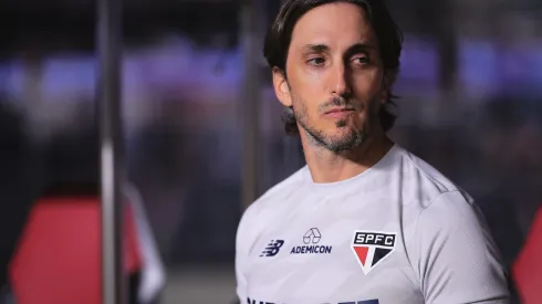 Luís Zubeldía tentará quebrar tabu neste sábado. 
