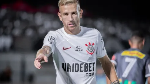 Pedro Henrique tem contrato até 2025 no Corinthians