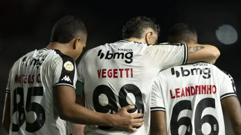 Jogadores do Vasco comemoram gol contra o São Paulo. Foto: Jorge Rodrigues/AGIF
