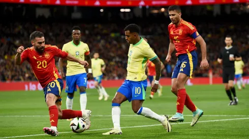 Jogadores do Brasil contra Espanha antes da Copa América. (Foto de Denis Doyle/Getty Images)
