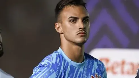 Matheus Donelli durante partida entre Internacional e Corinthians, no Estádio Orlando Scarpelli, em Santa Catarina, pelo Campeonato Brasileiro no dia 19/06/2024. Foto: Pedro H. Tesch/Getty Images
