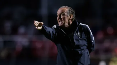 Treinador deixou o comando do Furacão. Alexandre Schneider/Getty Images.