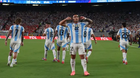 Lautaro Martínez faz o gol da vitória da Argentina diante do Chile. (Photo by Rob Carr/Getty Images)
