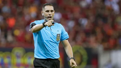 Foto: Rafael Vieira/AGIF - Árbitro tirou a torcida do sério
