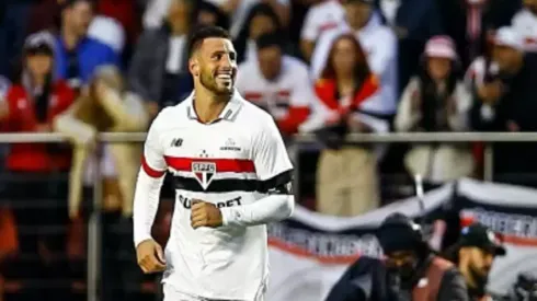 Foto: Marco Miatelo/AGIF – São Paulo vence Bahia por 3 a 1 neste domingo (30)