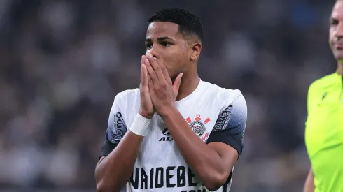 Wesley iniciará dérbi do banco de reservas em decisão controversa do técnico do Corinthians 
