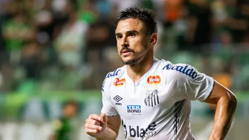 Willian Bigode: gol no fim do jogo para dar os três pontos ao Santos (Foto: Fernando Moreno/AGIF)